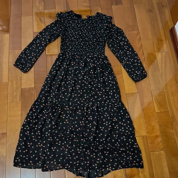 Paper Moon Shirred Chiffon Flowy Dress, Lightly Sheer On The Sleeves | Color: Black/Red | Size: 6 | Pm-99373755'S Closet